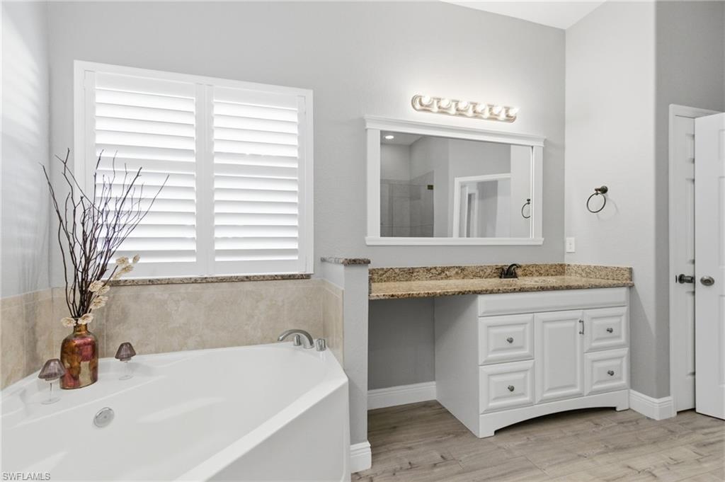 MAGNOLIA LAKES - Residential