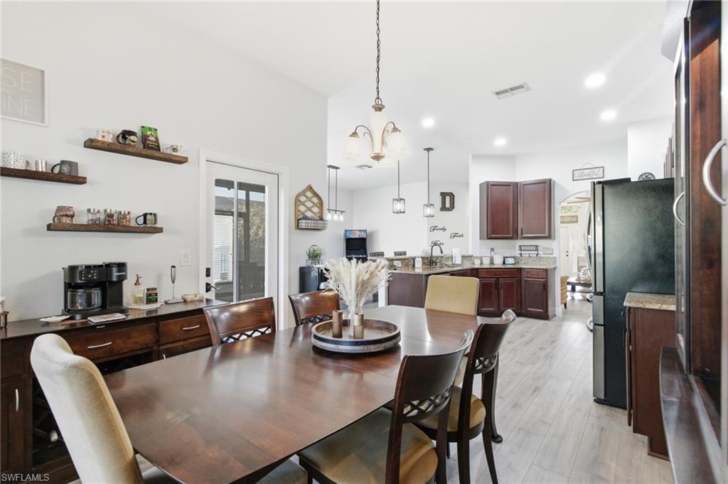 MAGNOLIA LAKES - Residential