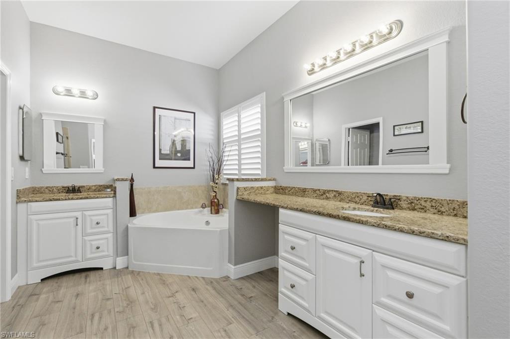 MAGNOLIA LAKES - Residential