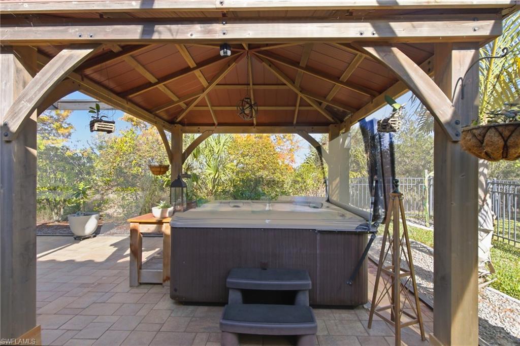 MAGNOLIA LAKES - Residential