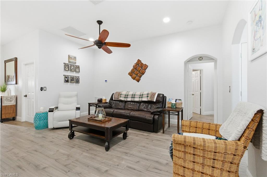 MAGNOLIA LAKES - Residential