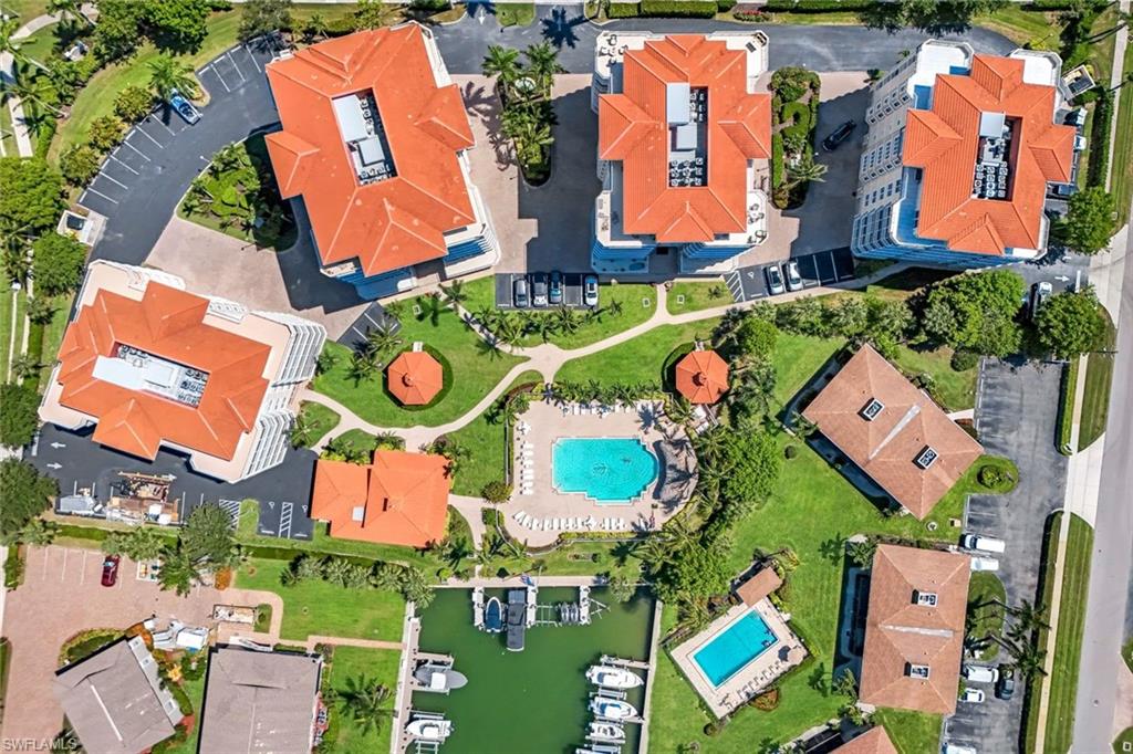 COURTYARD TOWERS - Residential