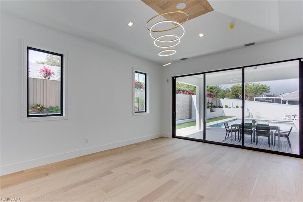 ESTATES - Residential