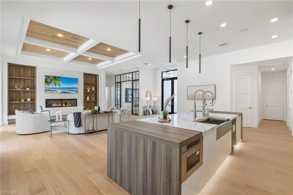 ESTATES - Residential