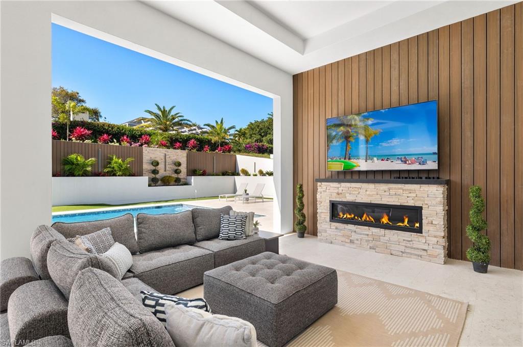 ESTATES - Residential