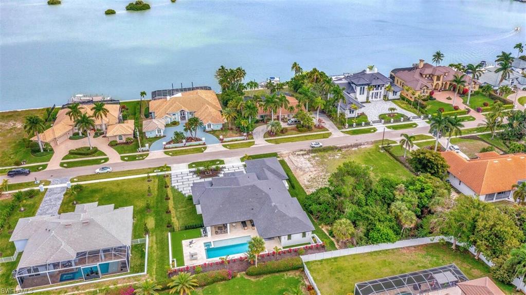 ESTATES - Residential