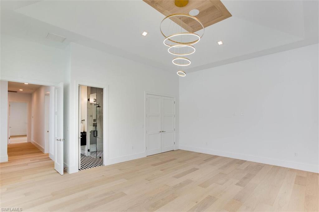 ESTATES - Residential