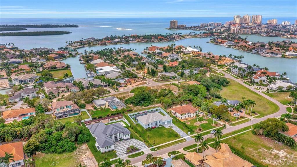 ESTATES - Residential