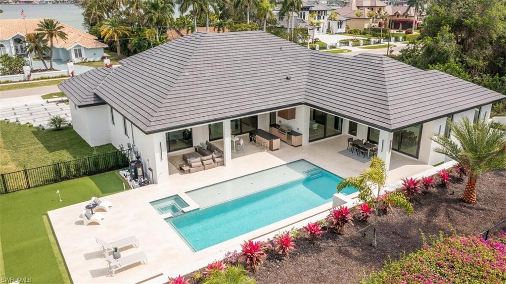 ESTATES - Residential