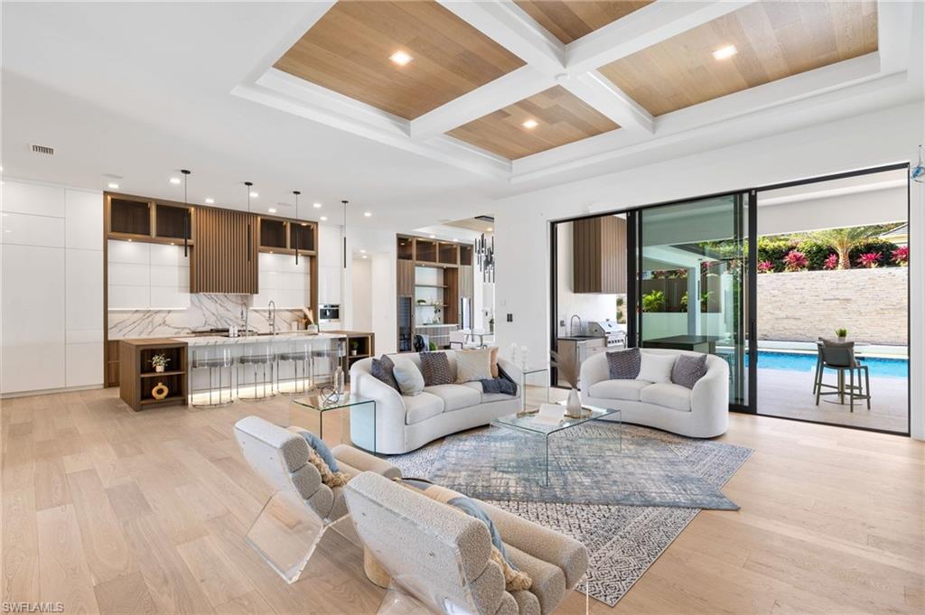 ESTATES - Residential