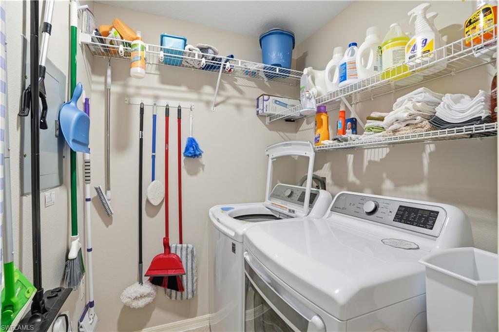 HUNTINGTON LAKES - Residential