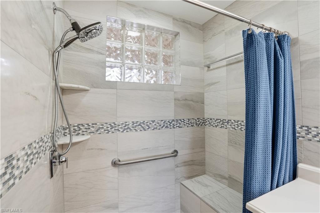 HUNTINGTON LAKES - Residential