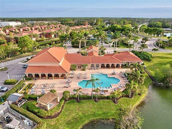 HUNTINGTON LAKES - Residential