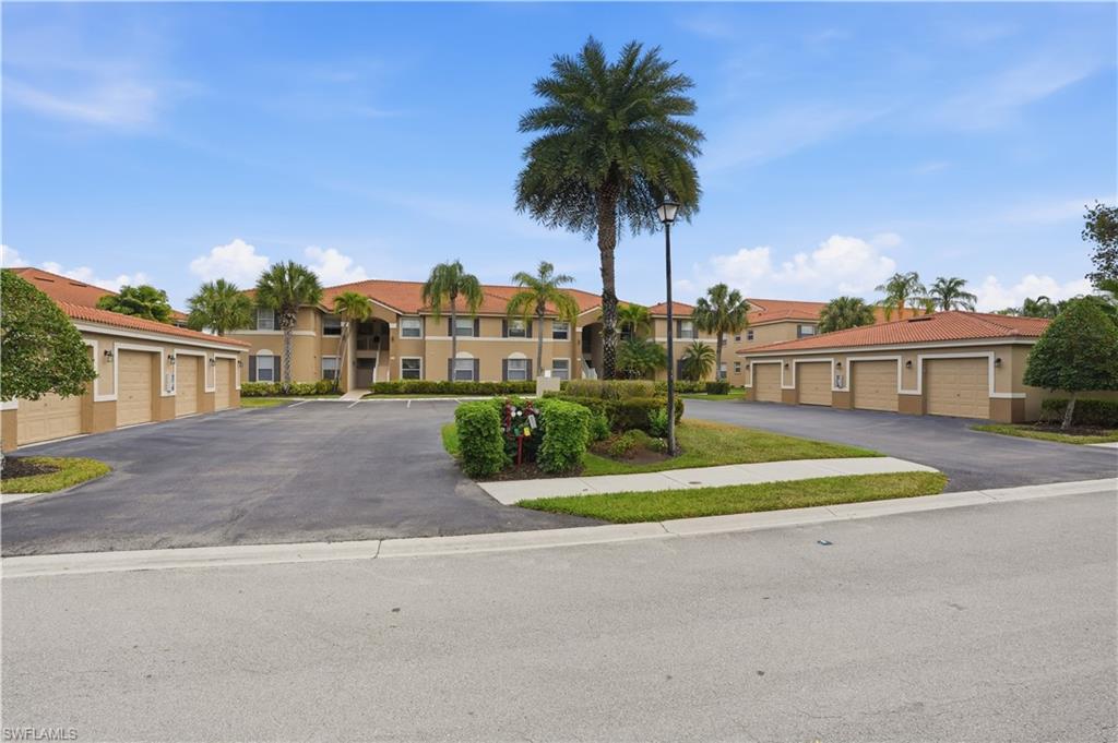 HUNTINGTON LAKES - Residential