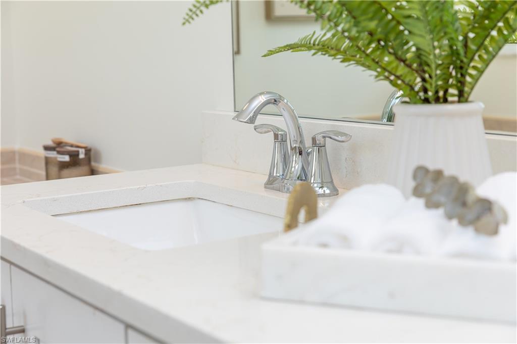 COLONIAL LINKS - Residential Lease