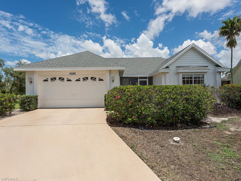 QUEENS PARK AT LAGO VERDE - Residential