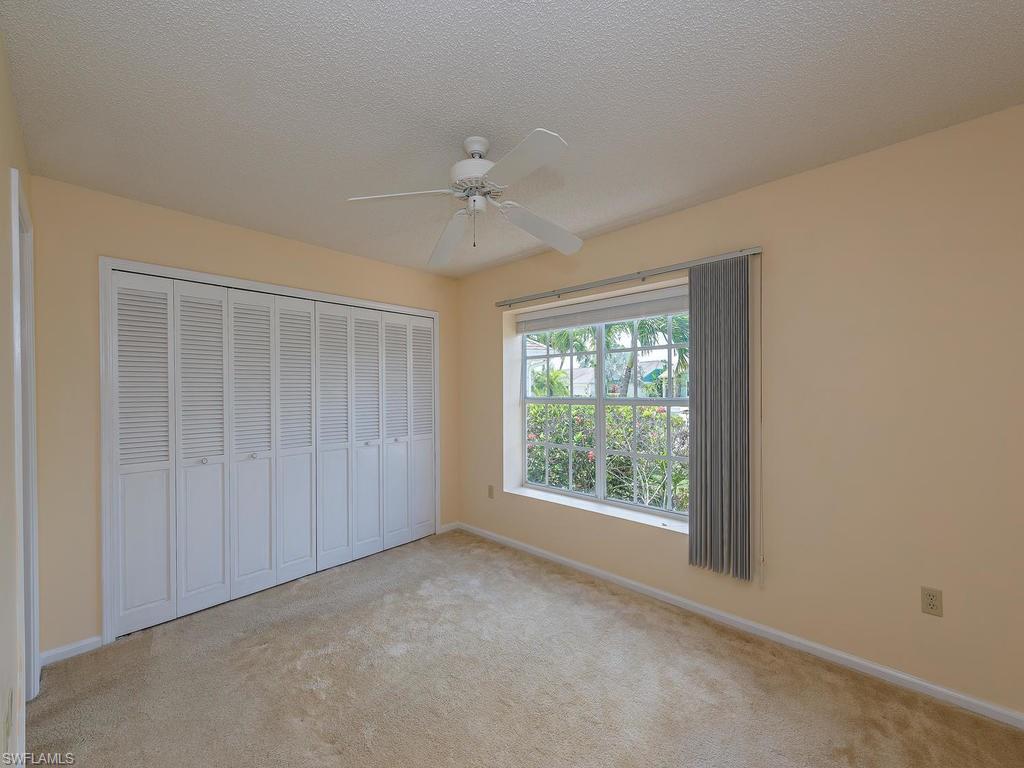 QUEENS PARK AT LAGO VERDE - Residential