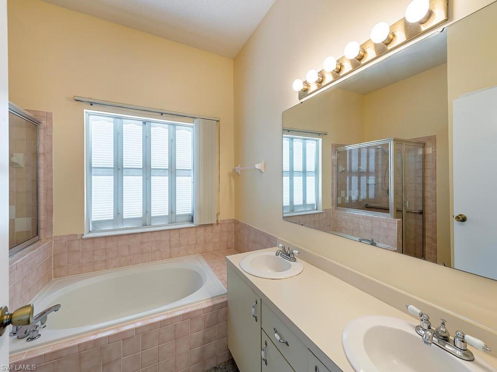 QUEENS PARK AT LAGO VERDE - Residential