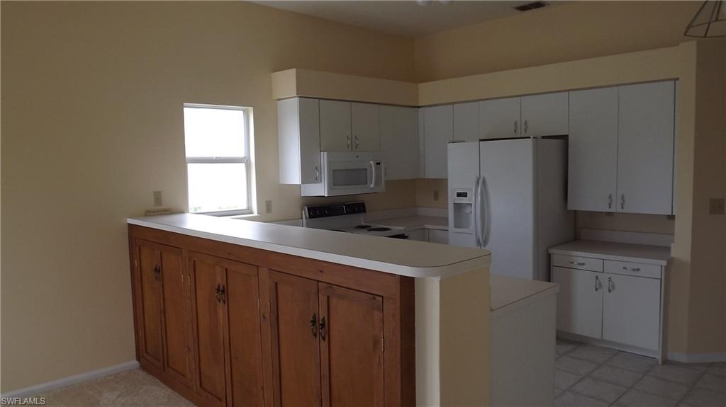 QUEENS PARK AT LAGO VERDE - Residential