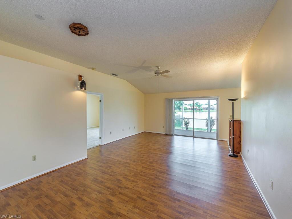 QUEENS PARK AT LAGO VERDE - Residential