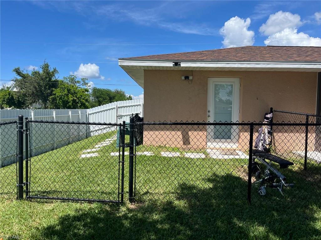 CAPE CORAL - Residential