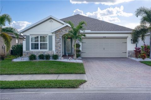 8824 Cascade Price CIR NORTH FORT MYERS FL 33917