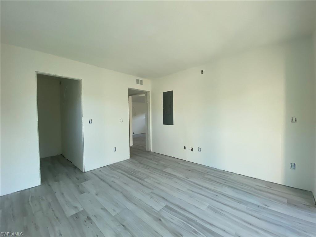 DAVIS WOODS CONDOMINIUM - Residential