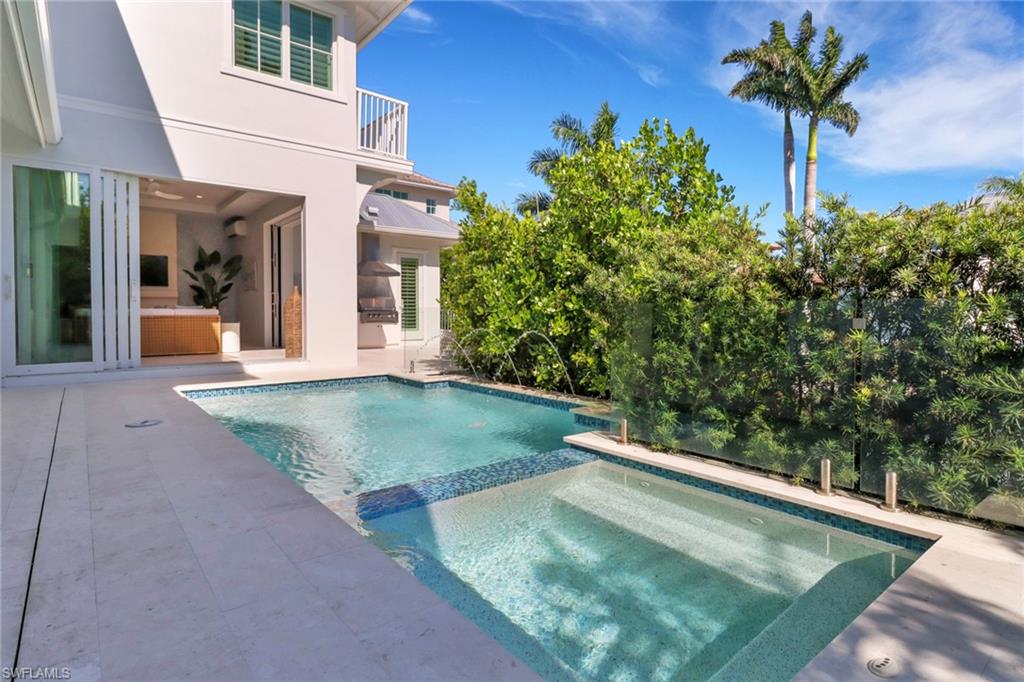 AQUALANE SHORES - Residential