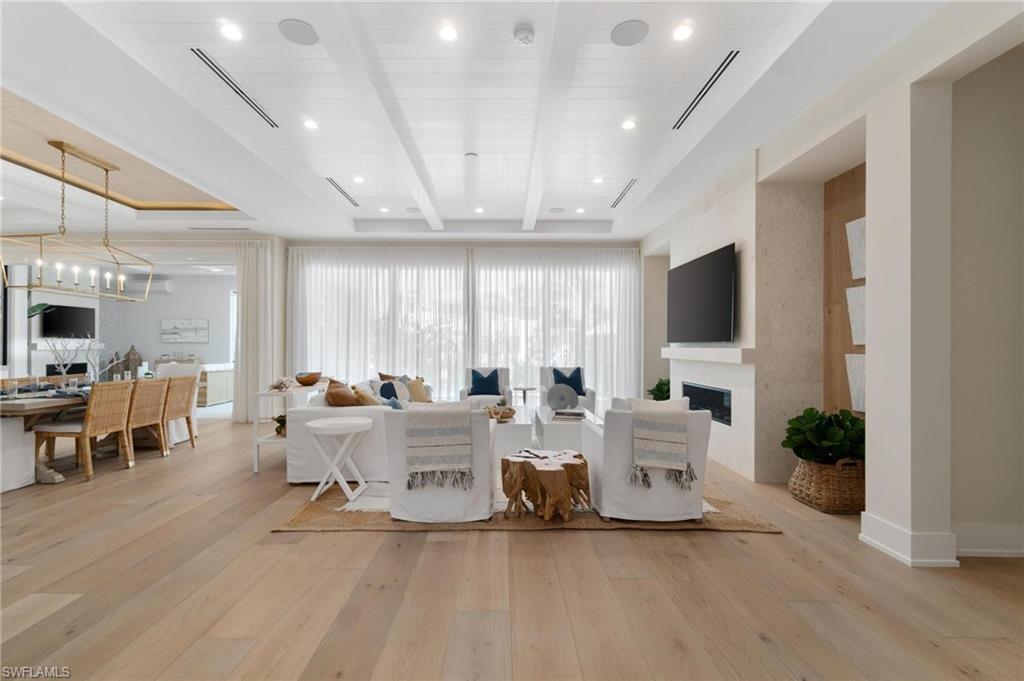 AQUALANE SHORES - Residential