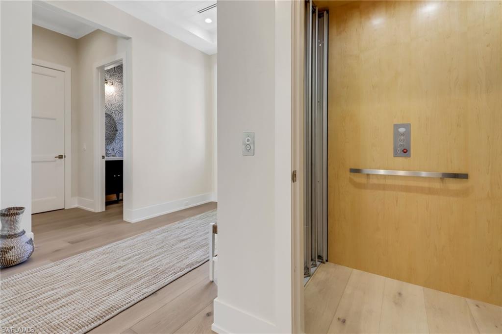 AQUALANE SHORES - Residential