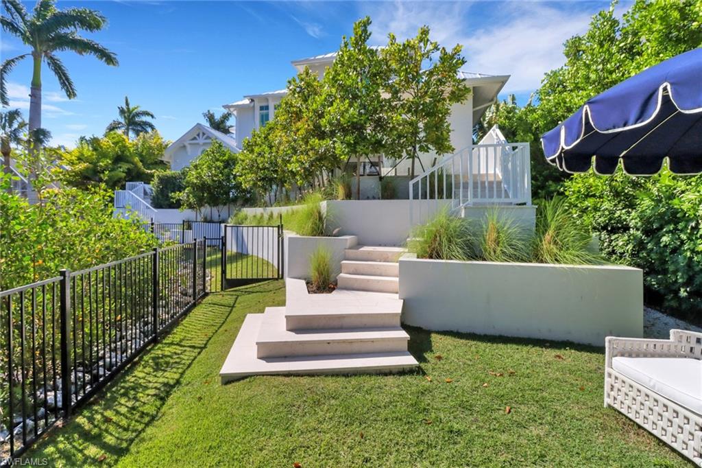 AQUALANE SHORES - Residential