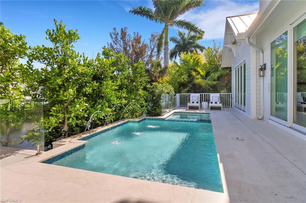 AQUALANE SHORES - Residential