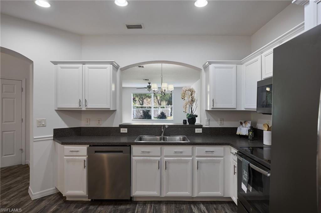 COLONNADE AT FORUM - Residential