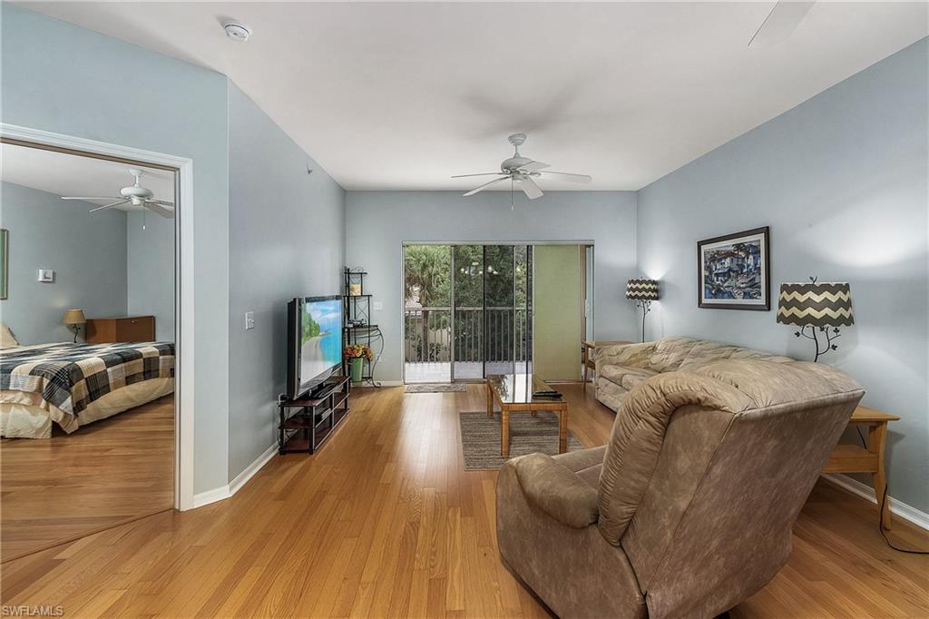 CLUBHOUSE VILLAS - Residential