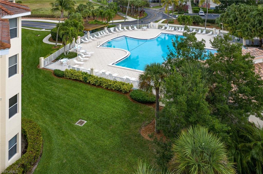 CLUBHOUSE VILLAS - Residential