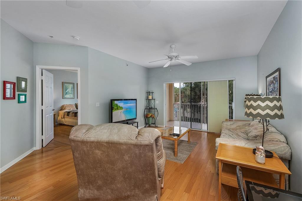 CLUBHOUSE VILLAS - Residential