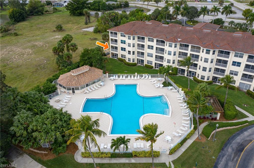 CLUBHOUSE VILLAS - Residential