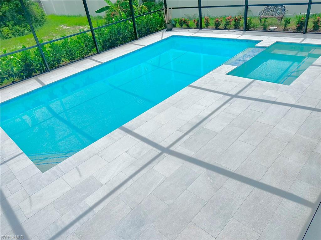 NAPLES PARK - Residential