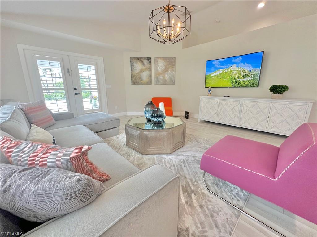 NAPLES PARK - Residential