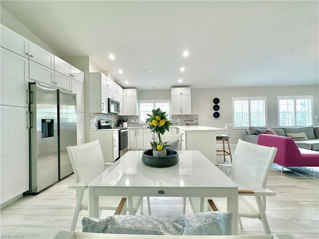 NAPLES PARK - Residential