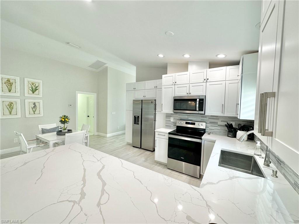 NAPLES PARK - Residential