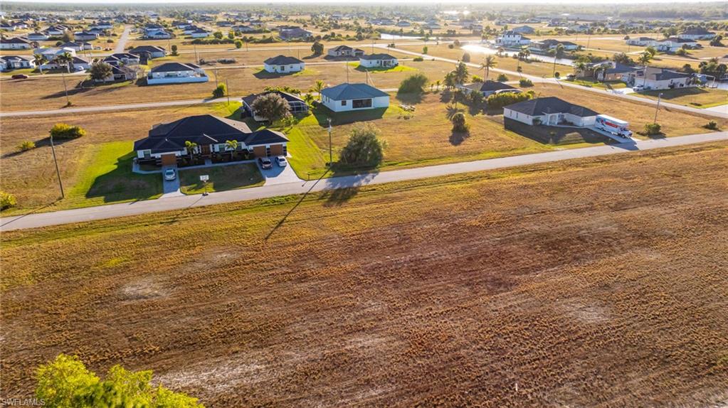 CAPE CORAL - Land