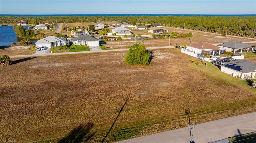 CAPE CORAL - Land