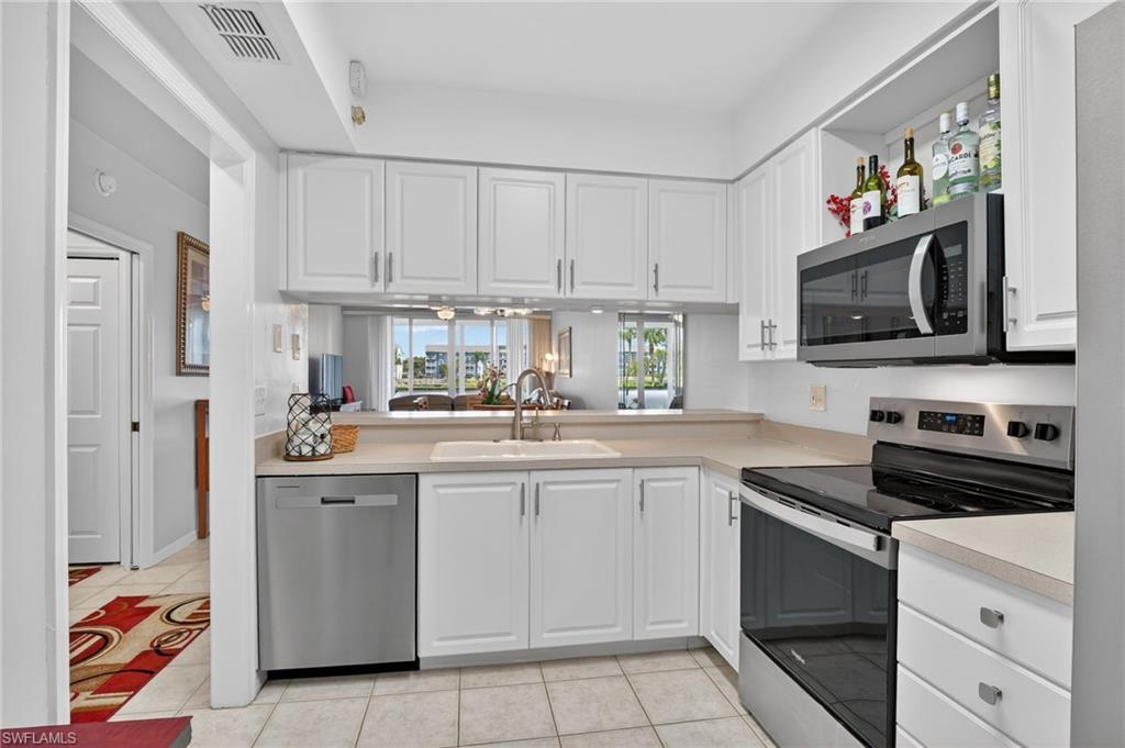 GOLFVIEW GOLF & RACQUET CLUB - Residential