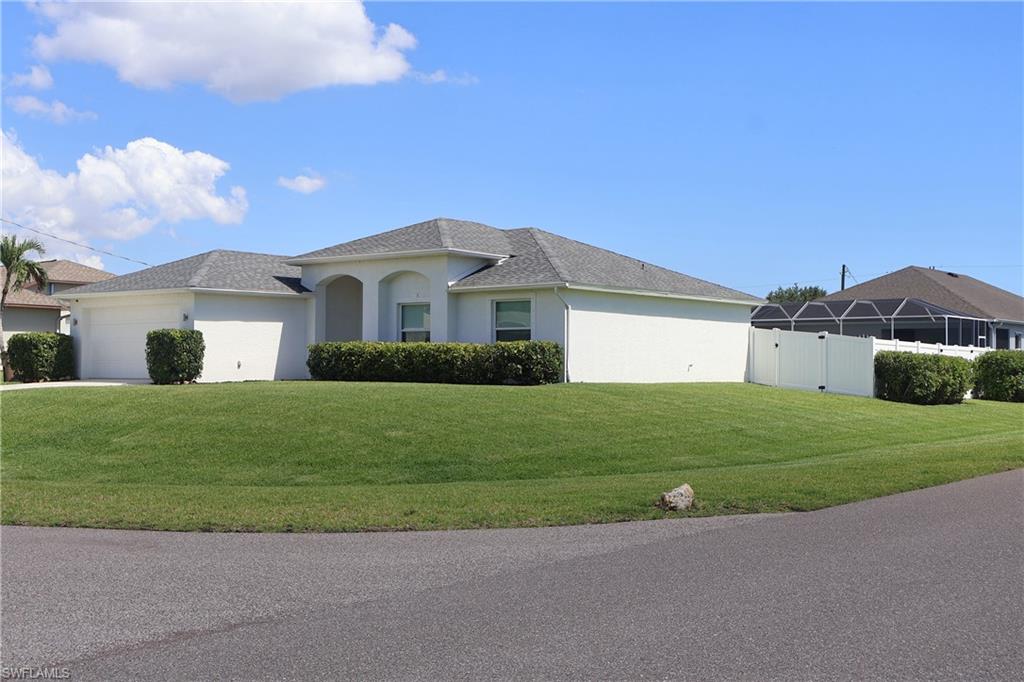 CAPE CORAL - Residential
