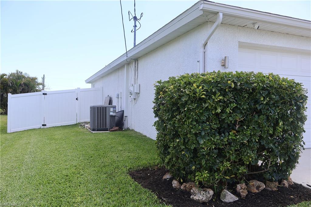 CAPE CORAL - Residential