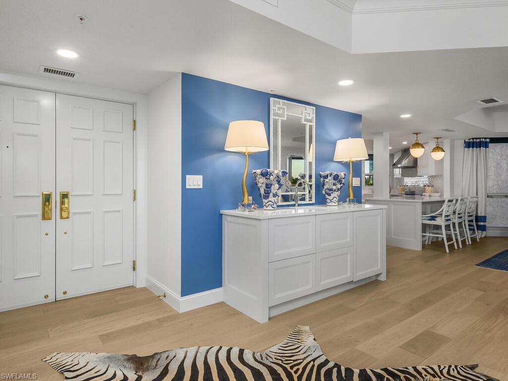 4021 Gulf Shore BLVD N 403