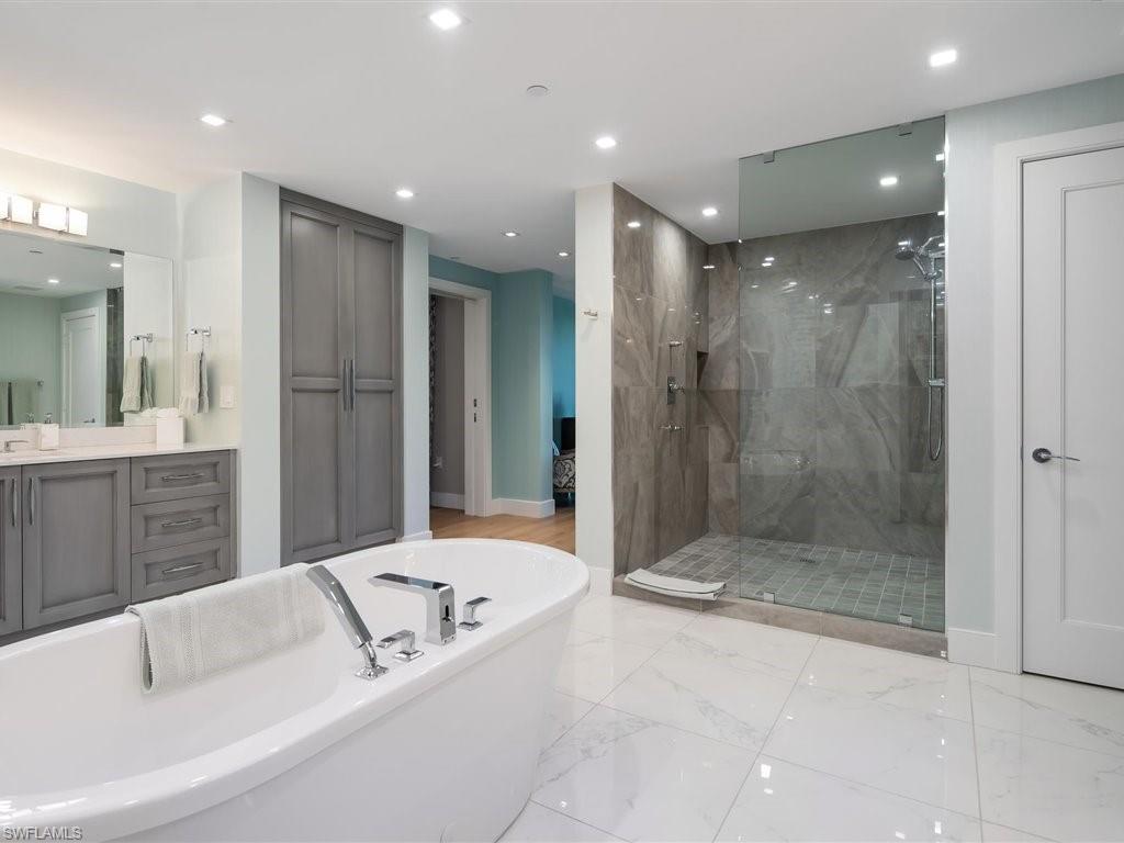 KALEA BAY TOWER 100 - Residential