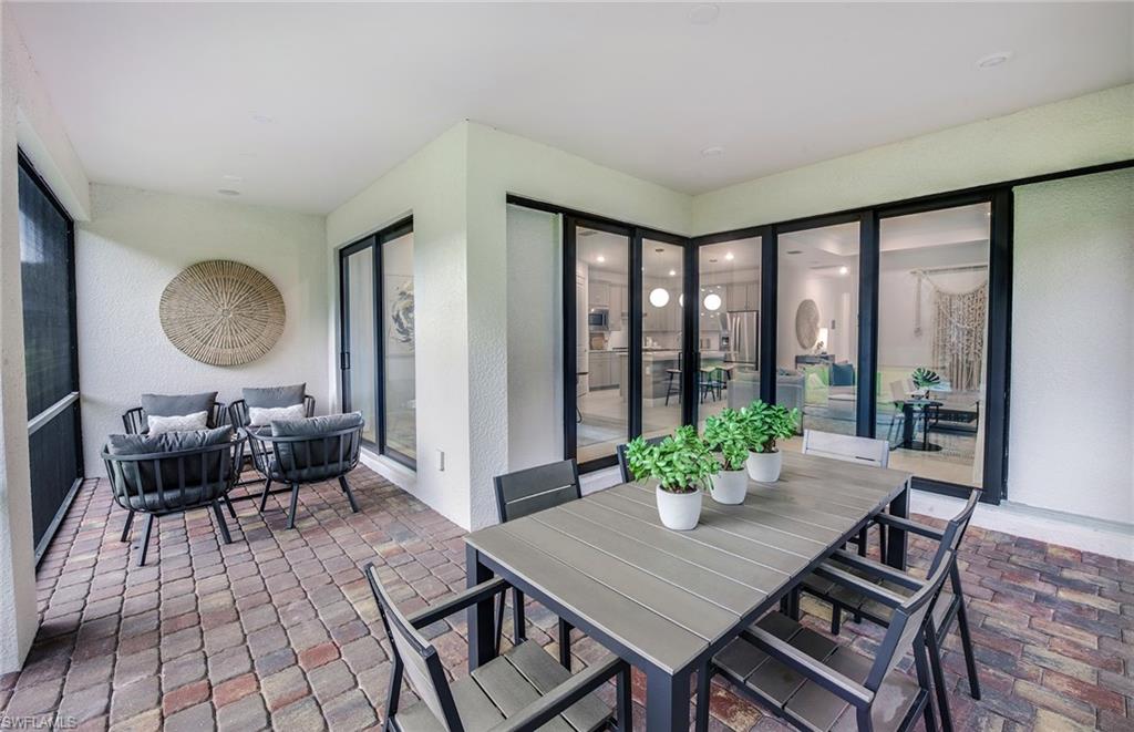 HAMPTON LAKES - Residential