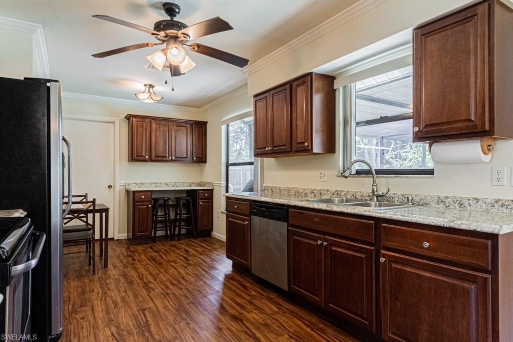 SAN CARLOS PARK - Residential